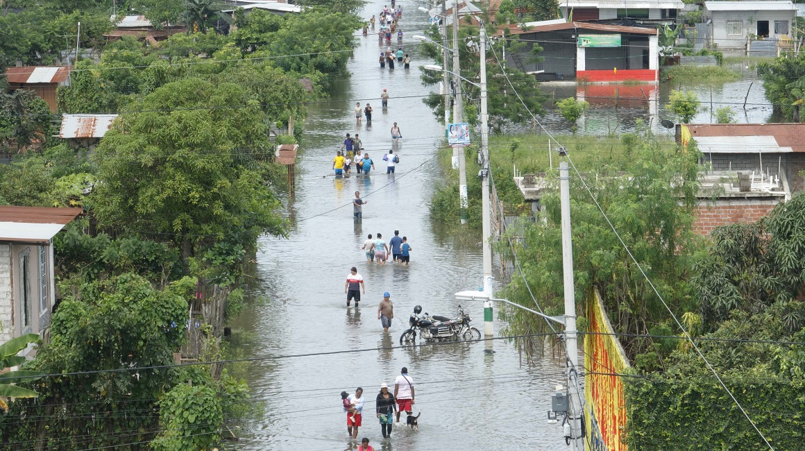 Milagro y dos cantones de Guayas siguen bajo el agua