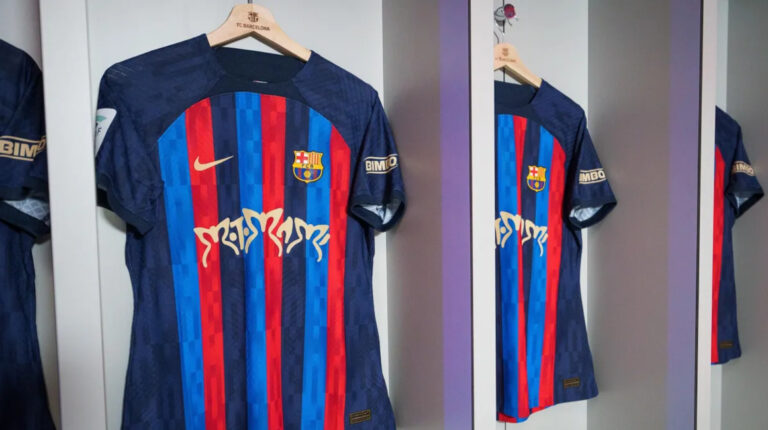 El FC Barcelona presentó las camisetas con el logo de 'Motomami' de Rosalía, el 15 de marzo de 2023.