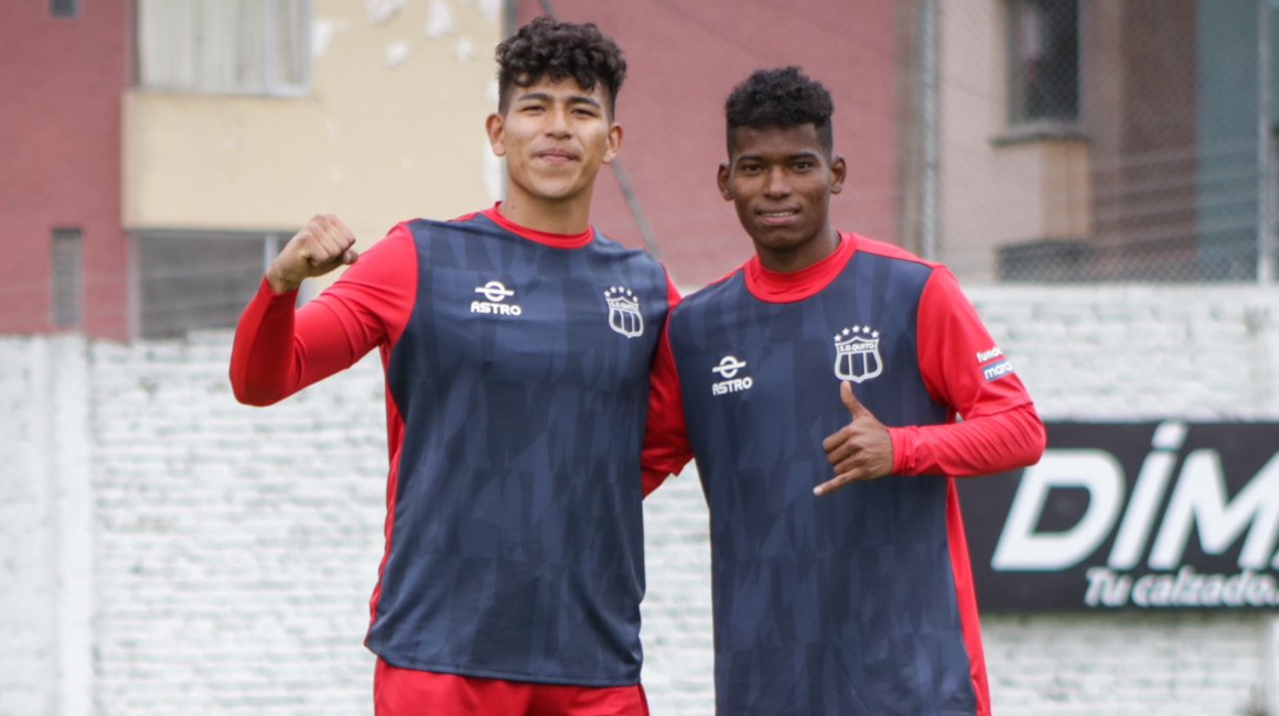 Jugadores del Deportivo Quito, durante un entrenamiento el 16 de marzo de 2023.