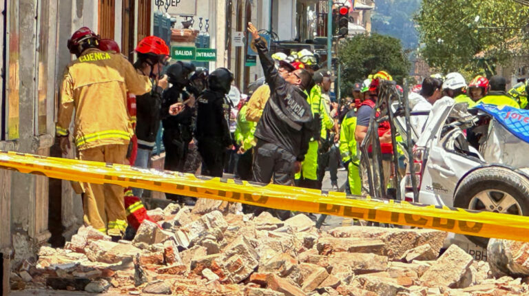 Mujer que sobrevivió al terremoto se recupera en hospital de Cuenca