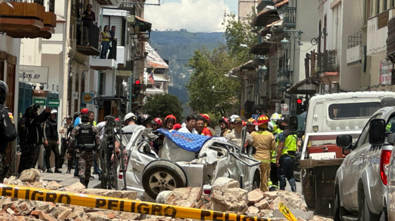 Daños en Cuenca, tras el terremoto de 6,5 grados registrado en Balao, en la provincia de Guayas, el 18 de marzo de 2023. Por el desastre natural, el papa Francisco mandó un mensaje al país.