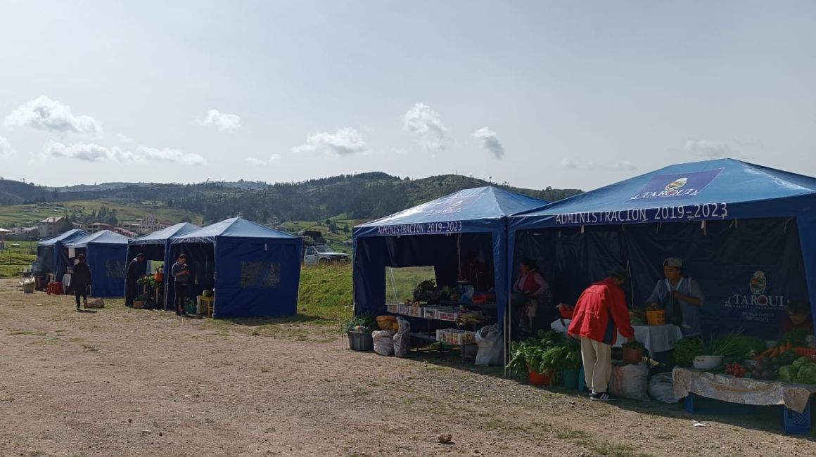 Feria agrícola en la parroquia Tarqui, Cuenca, una de las más afectadas por la migración.