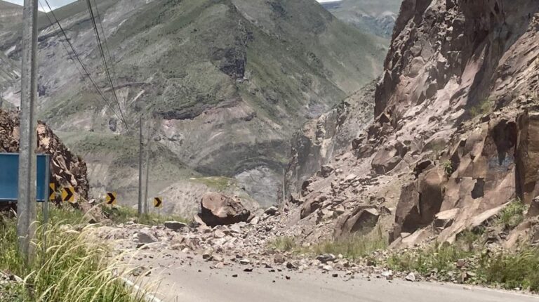 Gobierno prevé invertir USD 27 millones en dos vías declaradas en emergencia