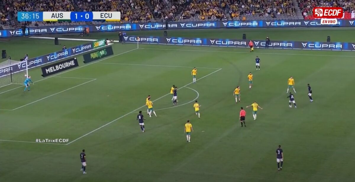 Ecuador ocupó todos los espacios del campo frente a Australia en Melbourne.