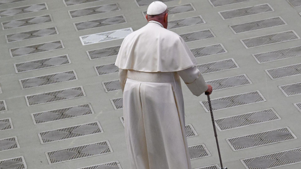 El Papa Francisco caminando por el Vaticano, el 23 de marzo de 2023. 