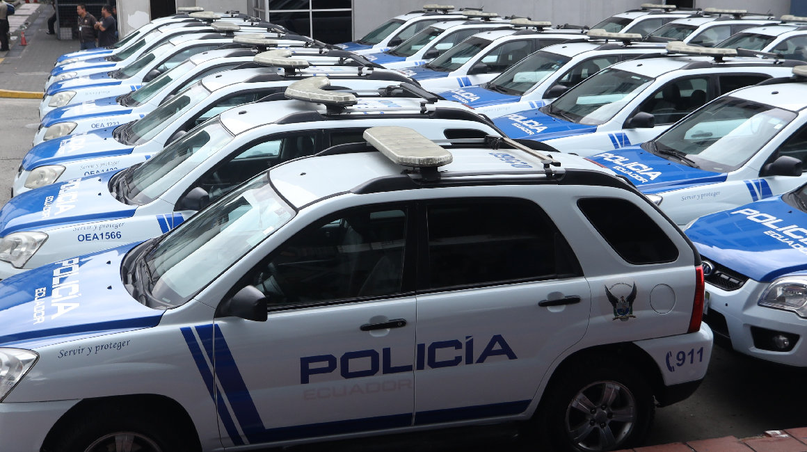 Entrega de 130 vehículos repotenciados para la Policía Nacional, en Guayaquil, el 31 de marzo de 2023.