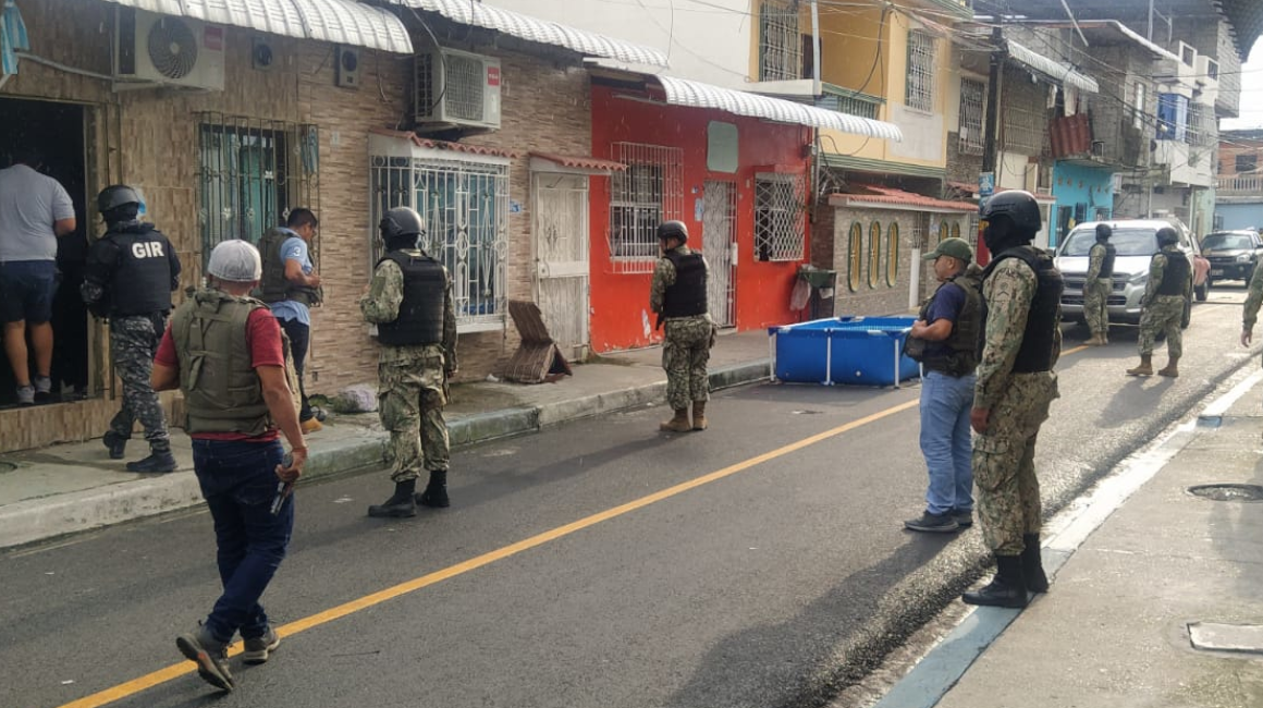 Desmantelan laboratorio de droga en una vivienda de Guayaquil