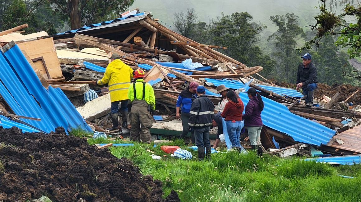 Las lluvias en Girón, Azuay, provocaron un deslizamiento de tierra en la comunidad Zapata, el 6 de abril de 2023.