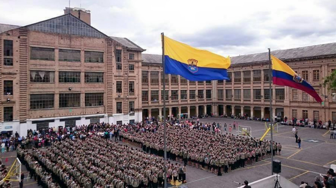 Imagen de estudiantes del colegio Mejía.