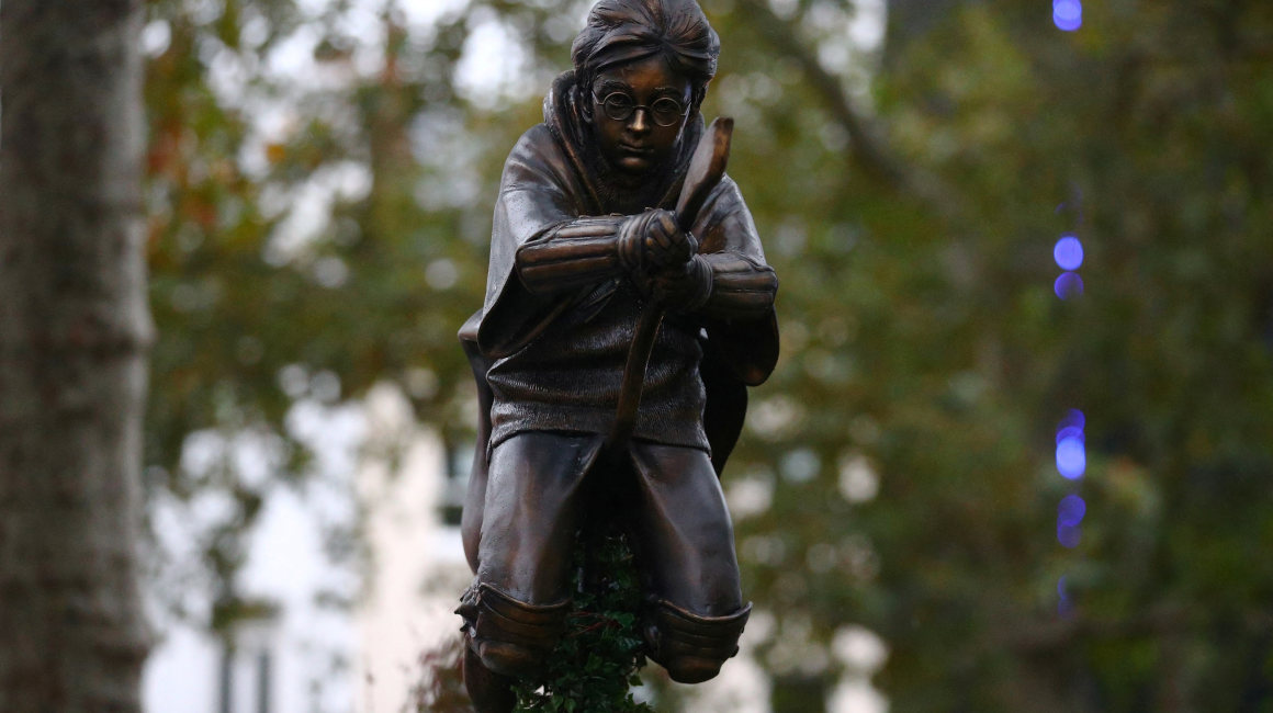 Estatua de Harry Potter en Leicester Square, en Londres.