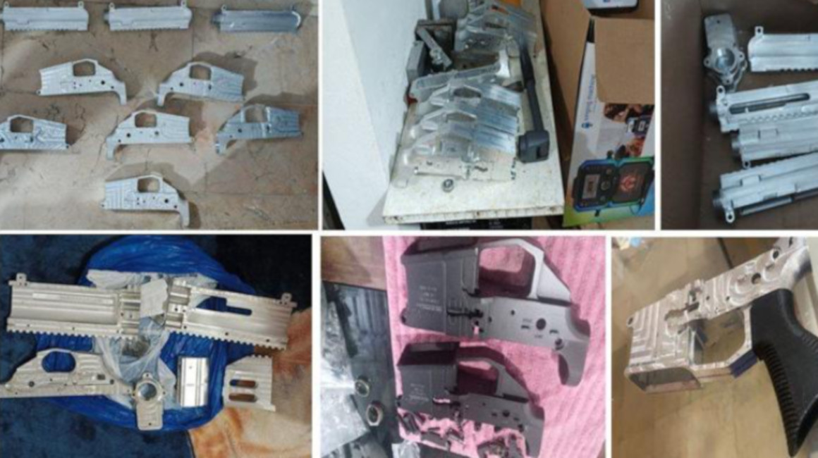 Piezas de armas producidas en Manabí, por una banda criminal.
