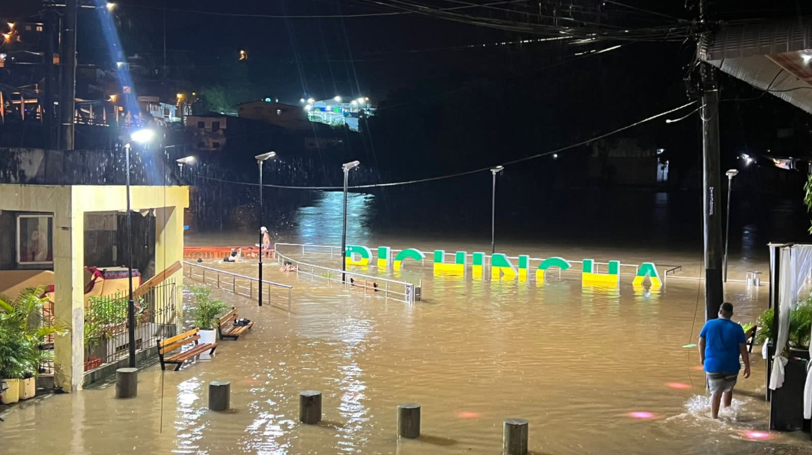 Emergencia en Pichincha, cantón de Manabí, tras severas inundaciones