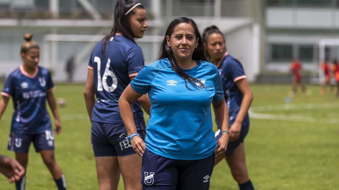 Ana Rueda, durante un entrenamiento de Universidad Católica, antes de empezar la temporada 2023 de la Superliga.
