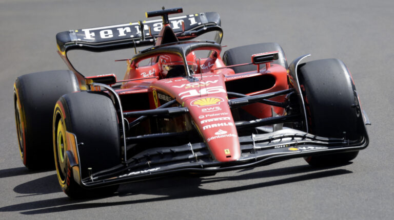 Charles Leclerc, de Ferrari, se quedó con la 'pole position' del Gran Premio de Azerbaiyán, el 28 de abril de 2023.