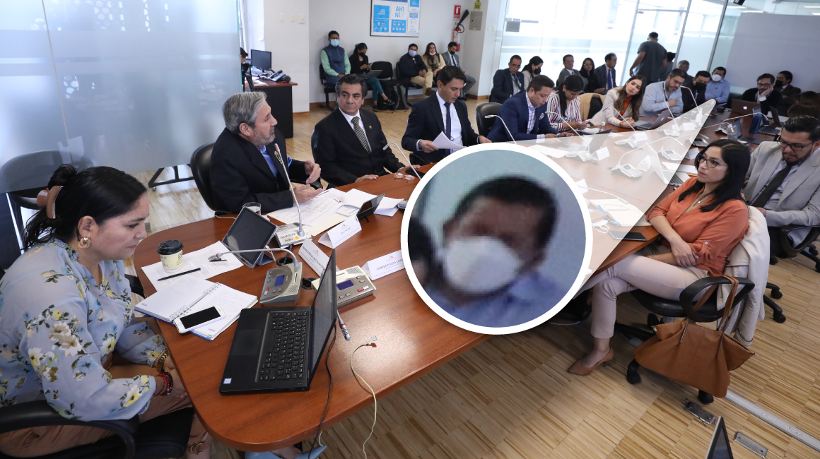 Mario Naranjo, el asesor de la Comisión de Régimen Económico, mantenía un bajo perfil en las sesiones de la mesa.