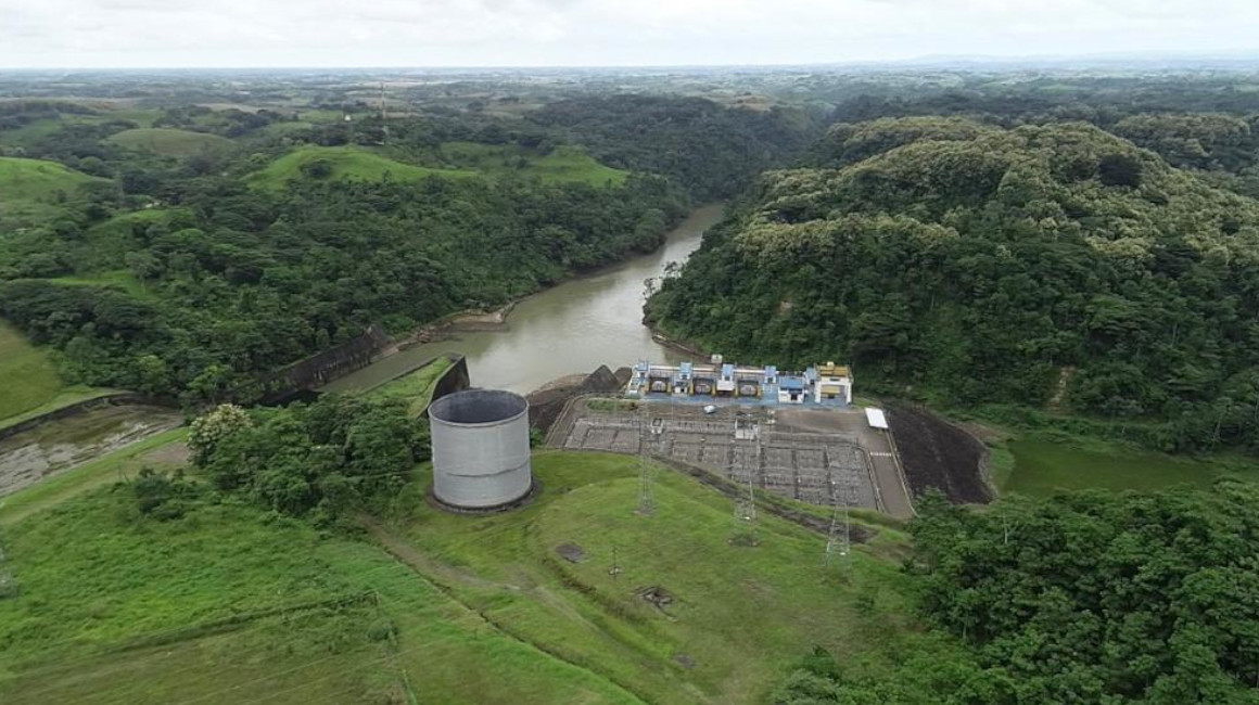 Vista de la represa Daule Peripa, ubicada al norte de la cuenca del río Guayas. 