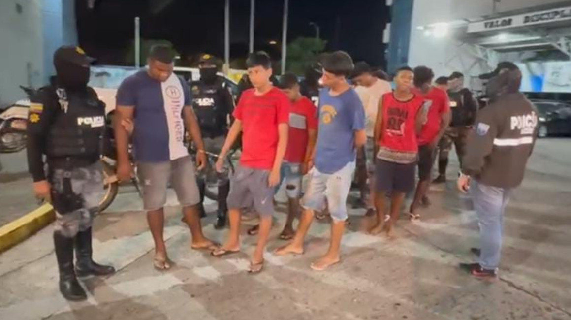 Hallan un cadáver durante allanamiento a 'Los Tiburones' en Guayaquil