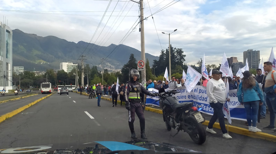 rutas alternas en Quito por las manifestaciones del juicio político