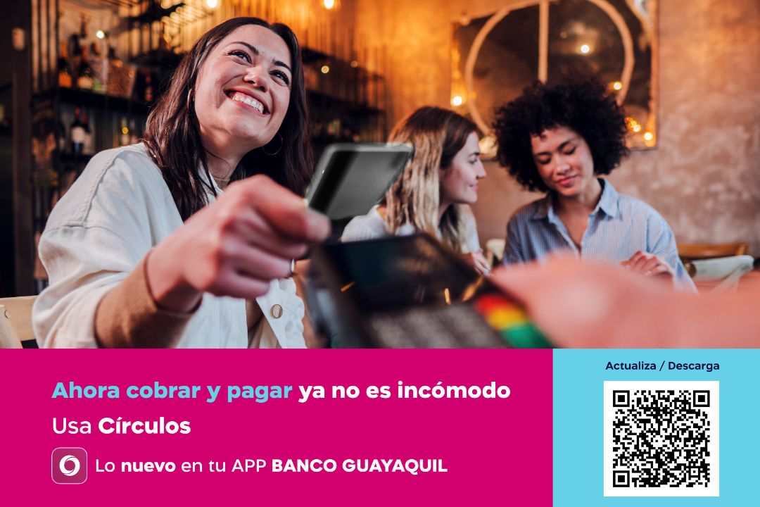 Imagen de mujer pagando con tarjeta de banco Guayaquil