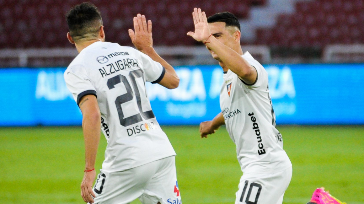 Alexander Alvarado festeja su gol en el partido de Liga de Quito ante Técnico Universitario, el 19 de mayo de 2023.