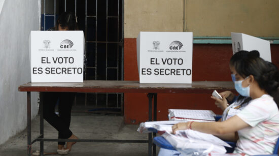 Personas sufragando durante las elecciones del pasado 5 de febrero de 2023.