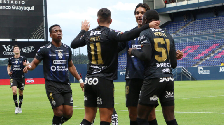 Los jugadores de Independiente del Valle celebran en el partido ante Aucas, el 2 de junio de 2023.