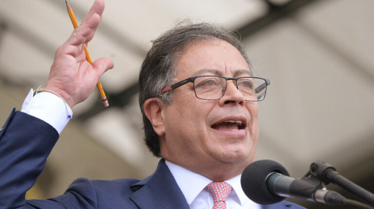 'No acepto chantajes', dice Petro tras escándalo en Colombia