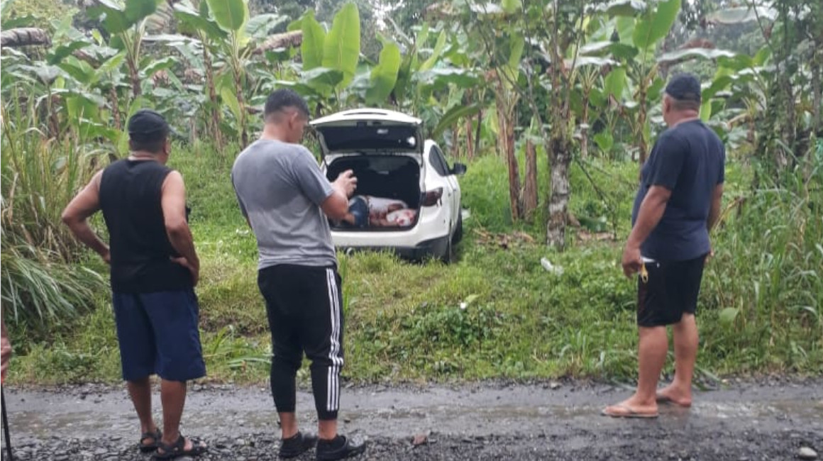 Tres hombres muertos en el maletero de un auto en Manabí