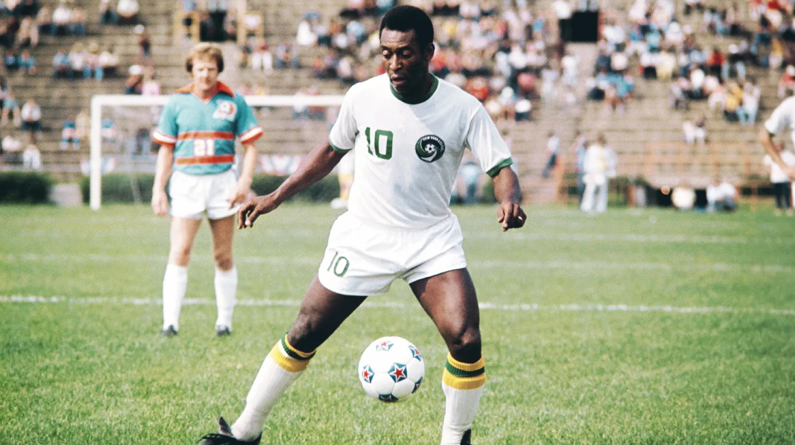 Pelé, jugando para el New York Cosmos de la MLS.