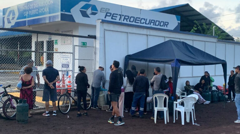 Hay escasez de gas en Galápagos; solo un cilindro por familia