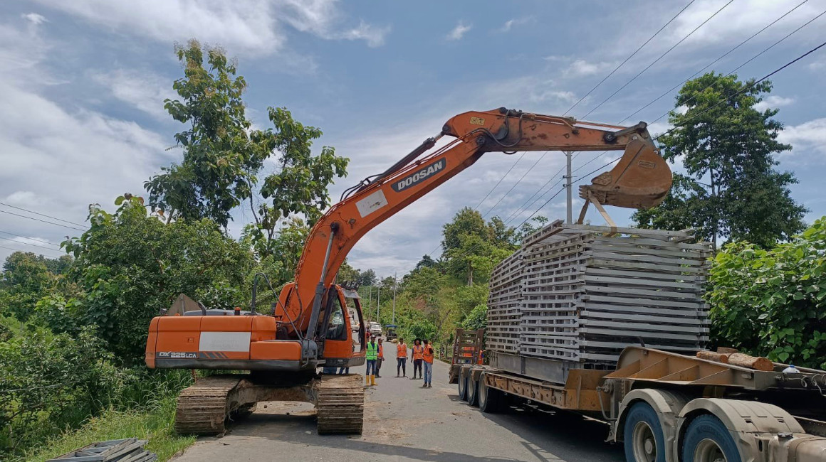 Gobierno declara emergencia vial en Esmeraldas por inundaciones