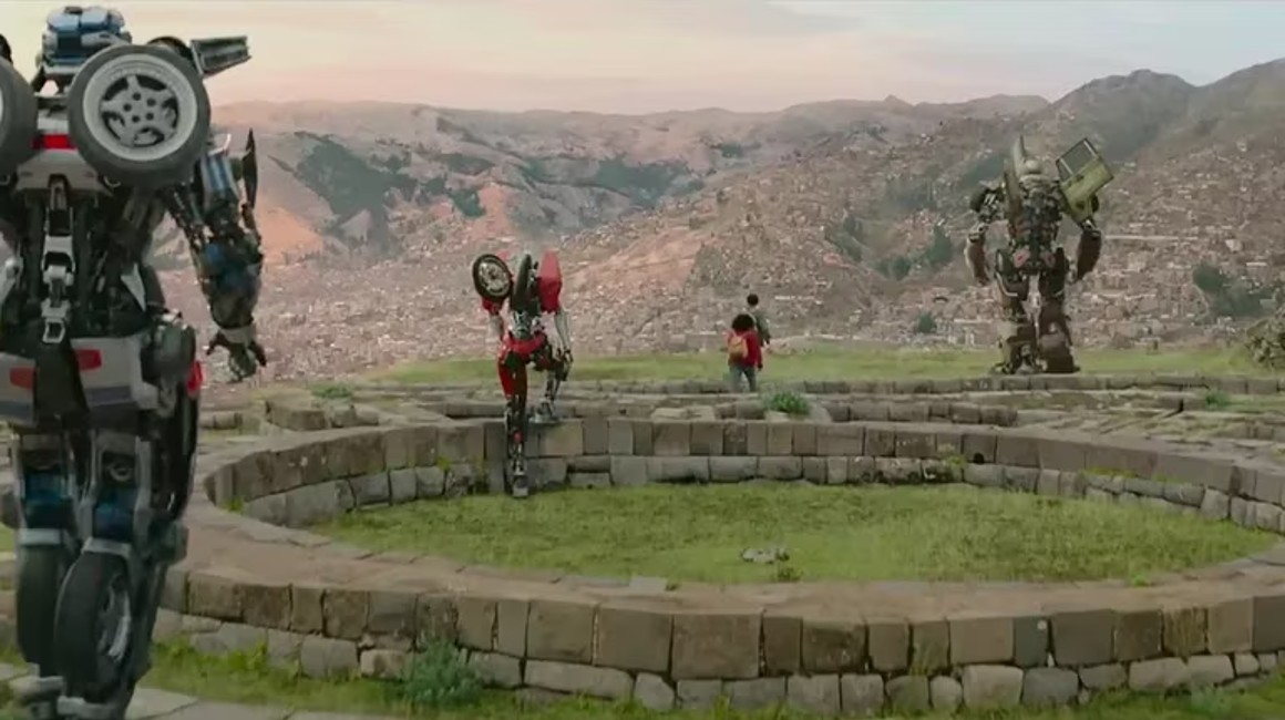 Escena de 'Transformers: El despertar de las bestias' en Perú. 