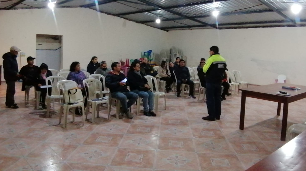 Los habitantes de Tungurahua reciben capacitación por parte de la Policía para evitar violaciones a los derechos humanos.