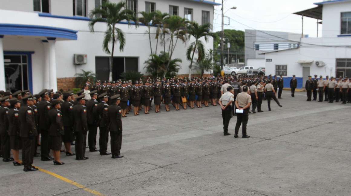 Guayaquil recibe a 165 nuevos policías con 'perfil profesional'