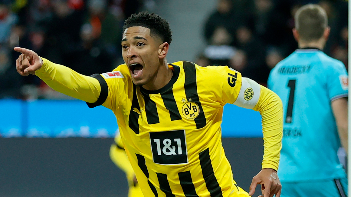 El jugador Jude Bellingham celebra un gol con el Borussia Dortmund.