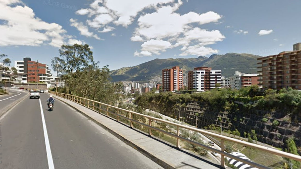 Imagen de archivo del puente de la avenida González Suárez, en Quito.