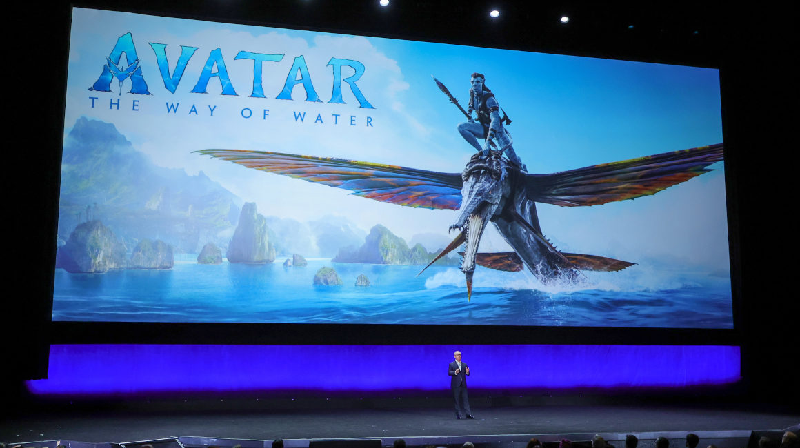 El codirector de Disney Entertainment, Alan Bergman, habla en Las Vegas sobre la película 'Avatar: the way of water', el 26 de abril de 2023.