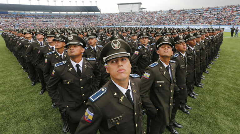 El 9 de junio de 2023, el presidente Guillermo Lasso lideró la graduación de 7.301 nuevos policías, en Guayaquil.