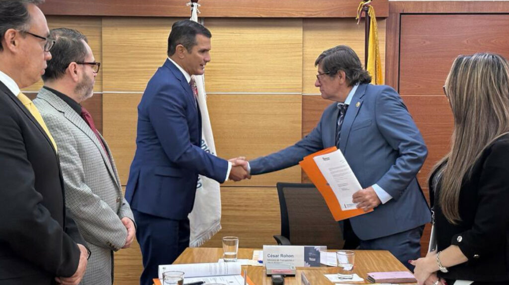 Ernesto Varas Valdez Retoma El Cargo De Director De La ANT