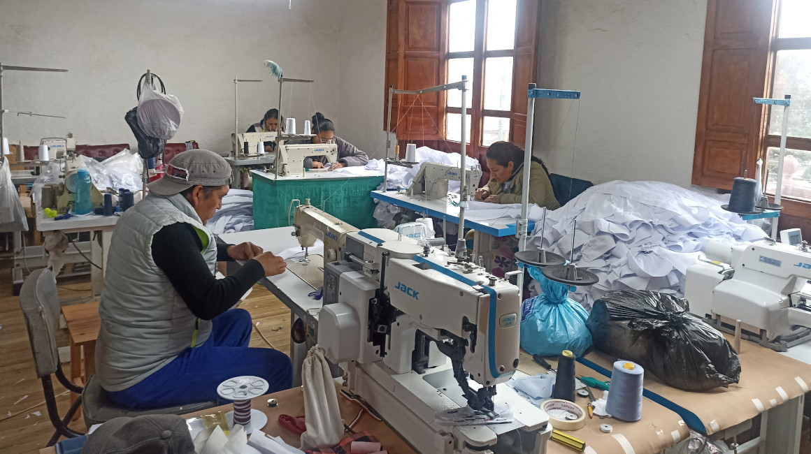 Los integrantes de la Asociación Casahuala, en Tungurahua, aseguran que se debe impulsar a las empresas locales y así evitar la migración.