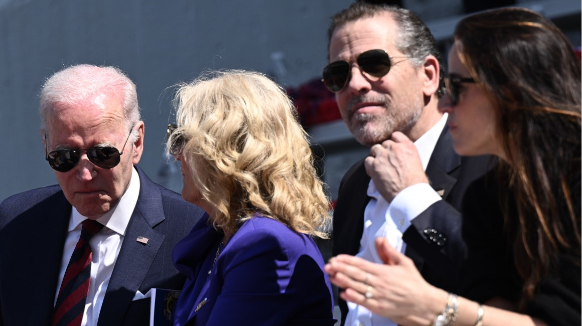 Hunter Biden (segundo desde la derecha), durante un acto de su padre, el presidente de Estados Unidos, Joe Biden, el 15 de mayo de 2023. 