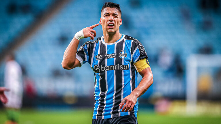 El delantero uruguayo reacciona durante el partido entre Gremio y América FC, el 22 de junio de 2023.