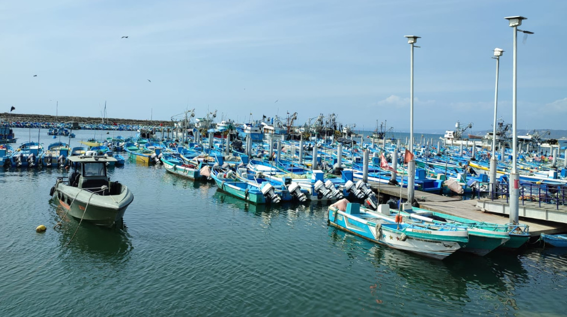 Las embarcaciones de los pescadores permanecen en el muelle de Jaramijó.
