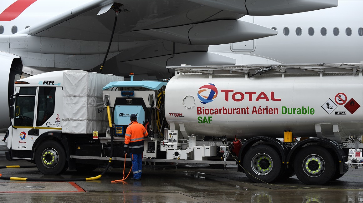 Combustible con aceite usado: el plan 'verde' de la aviación