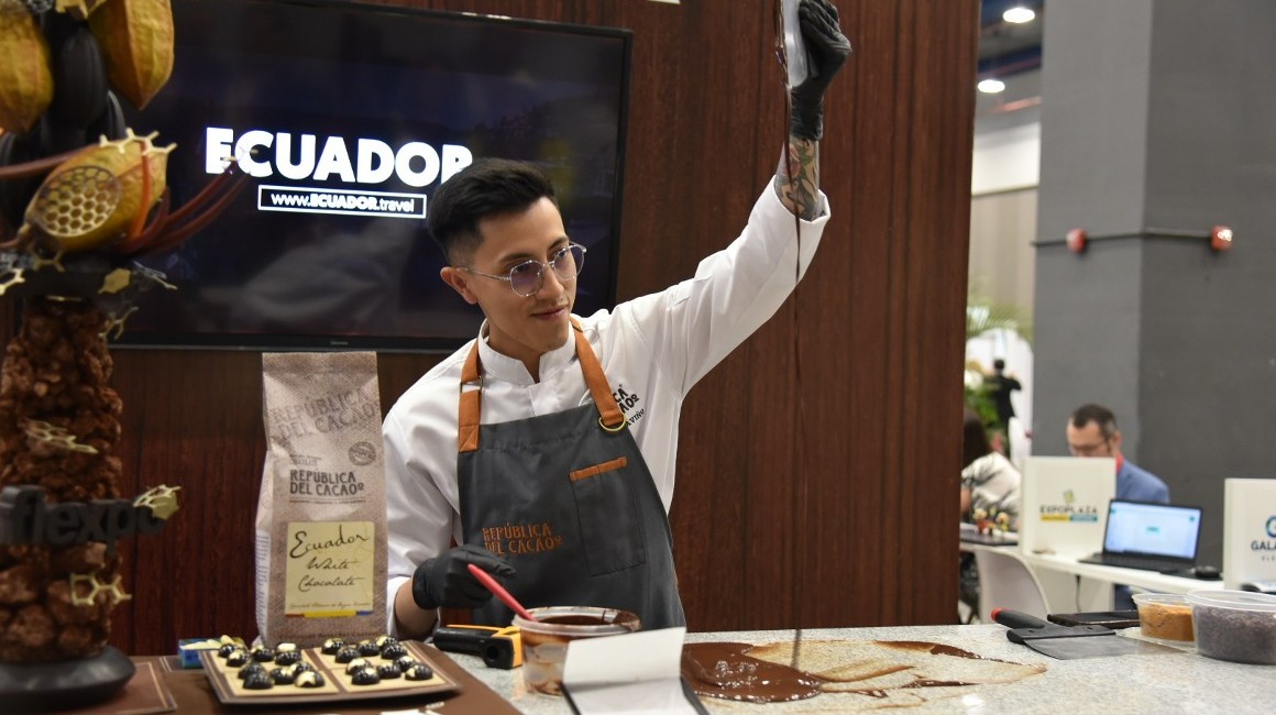 El chocolatero ecuatoriano Steben Gaviño, durante su presentación en Panamá.