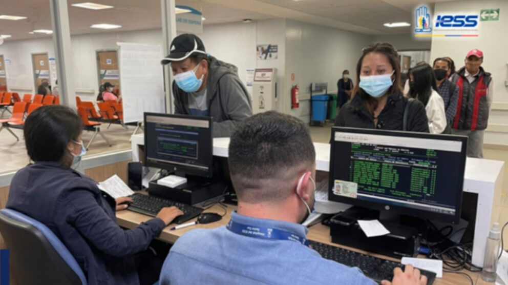 Así funciona el modelo mixto de jubilación propuesto para el IESS