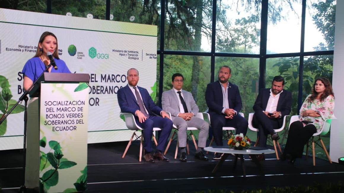 Autoridades de Ecuador socializaron el Marco de Bonos Verdes para proyectos ambientales, el 11 de julio de 2023.