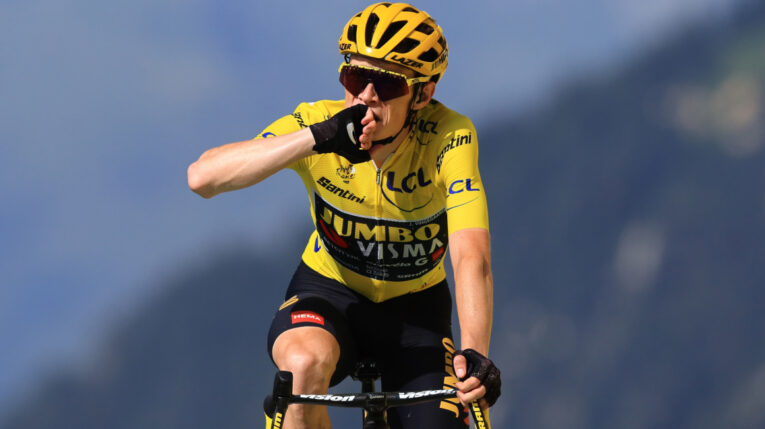 Jonas Vingegaard llegó en cuarta posición en la Etapa 17, pero ha sentenciado el Tour de Francia, el 19 de julio de 2023. 