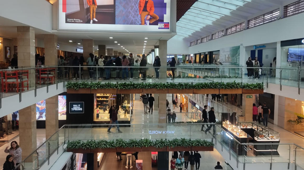 Imagen referencial de un centro comercial en Quito.