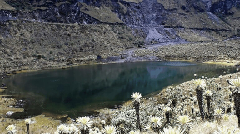 Una de las lagunas que conforman el complejo Lagunas Verdes en la provincia de Carchi.